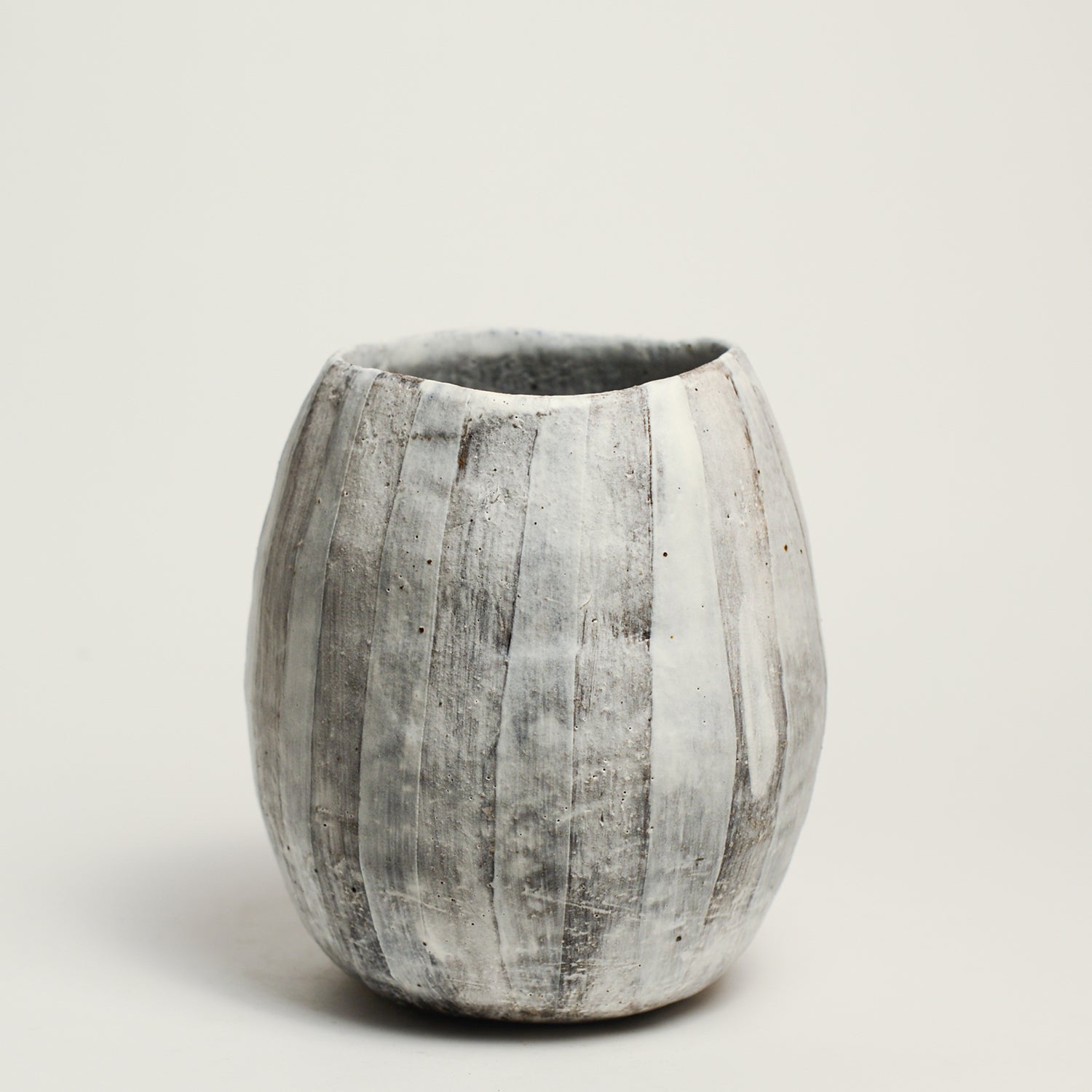 LAUREN JOFFE is a ceramic artist born in Cape Town, who immigrated to Melbourne as a child.  She studied Fine Art (Gold & Silversmithing) at RMIT and after graduating began her art practice as a contemporary jeweller and object maker