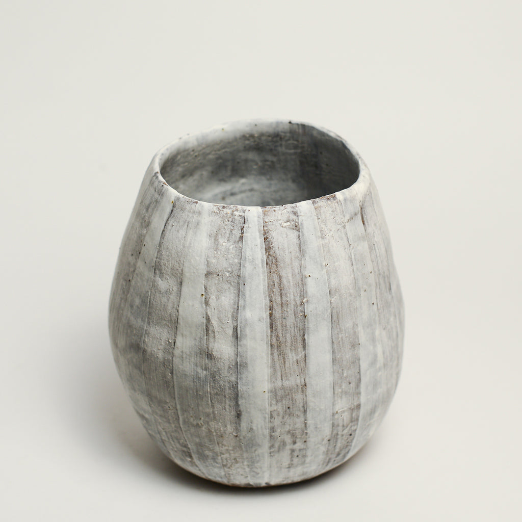 LAUREN JOFFE is a ceramic artist born in Cape Town, who immigrated to Melbourne as a child.  She studied Fine Art (Gold & Silversmithing) at RMIT and after graduating began her art practice as a contemporary jeweller and object maker