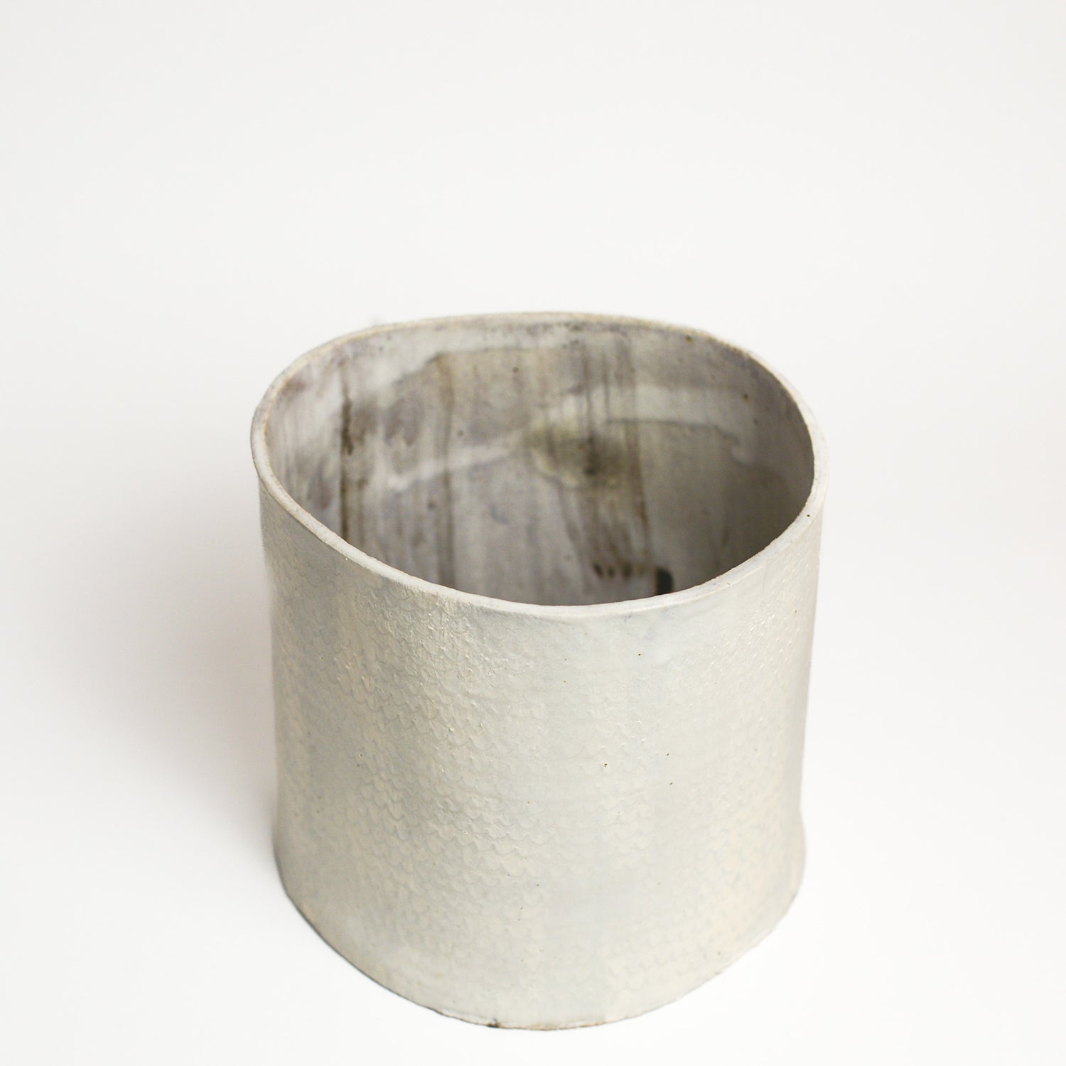 LAUREN JOFFE is a ceramic artist born in Cape Town, who immigrated to Melbourne as a child. She studied Fine Art (Gold & Silversmithing) at RMIT and after graduating began her art practice as a contemporary jeweller and object maker