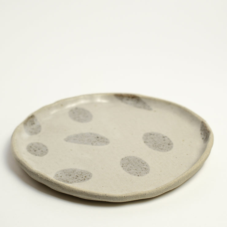 LISA PERI is a Melbourne based ceramicist creating functional ceramics from her Coburg North studio using handbuilding techniques. Stoneware clay bodies, texture and form combine to create organic tableware for everyday use.