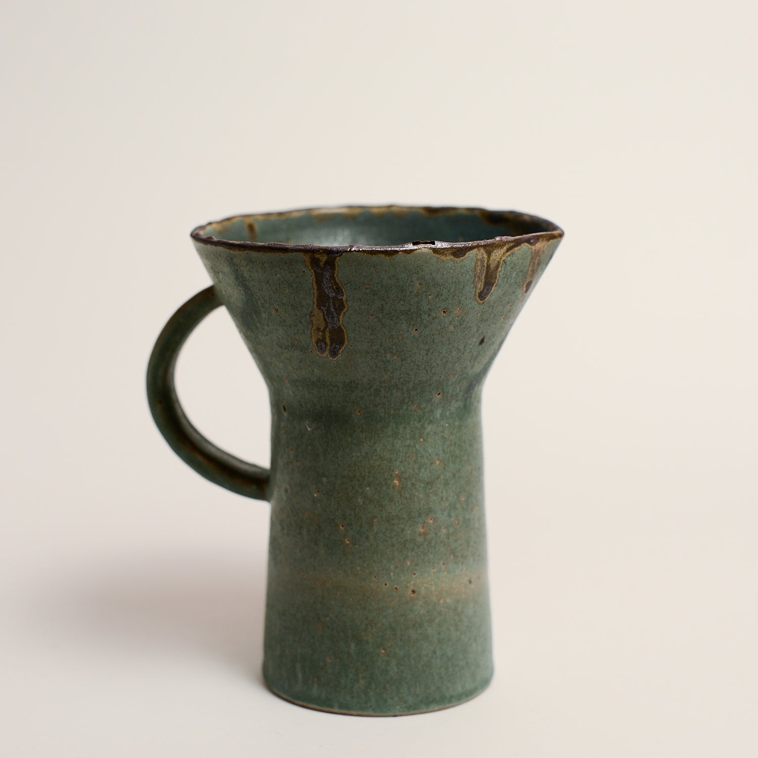 LAURA VELEFF has been making ceramic work for her label LEAF AND THREAD for the past 9 years. Laura works predominantly on the wheel and creates pieces that are imbued with her deep respect and love for natural materials.  Since moving from Melbourne to the Central Victorian Goldfields, Laura's more recent work tells the story of the complex narrative and history of her new surroundings, often incorporating materials she gathers from the environment.