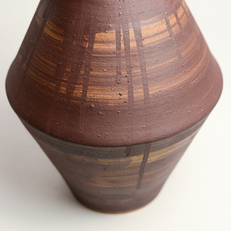 Ceramic vessel handmade by Laura Veleff of Leaf and Thread