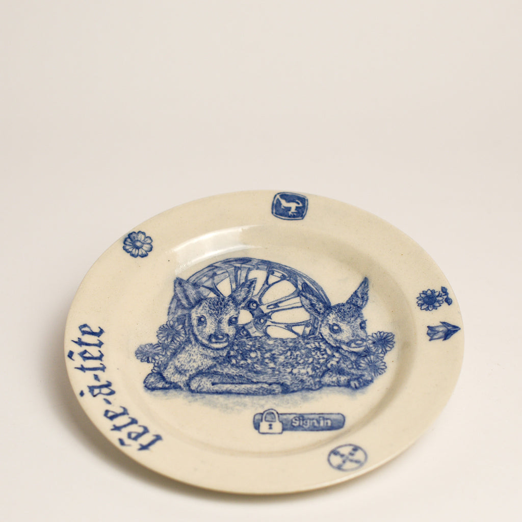 Ceramic sculpture by French artist Mathieu Frossard. Mathieu Frossard creates works that stand somewhere between art, design and craft.