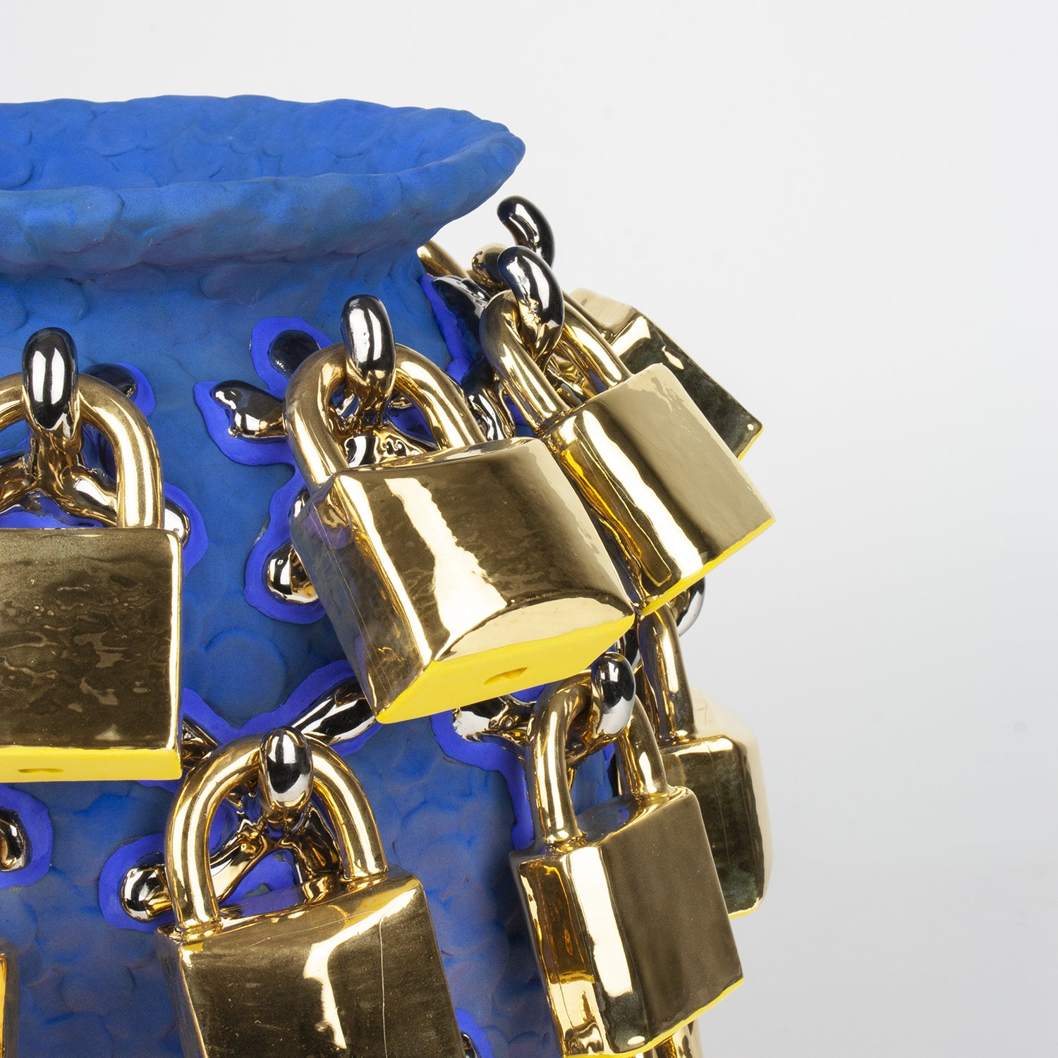 Ceramic sculpture by French artist Mathieu Frossard. Mathieu Frossard creates works that stand somewhere between art, design and craft.