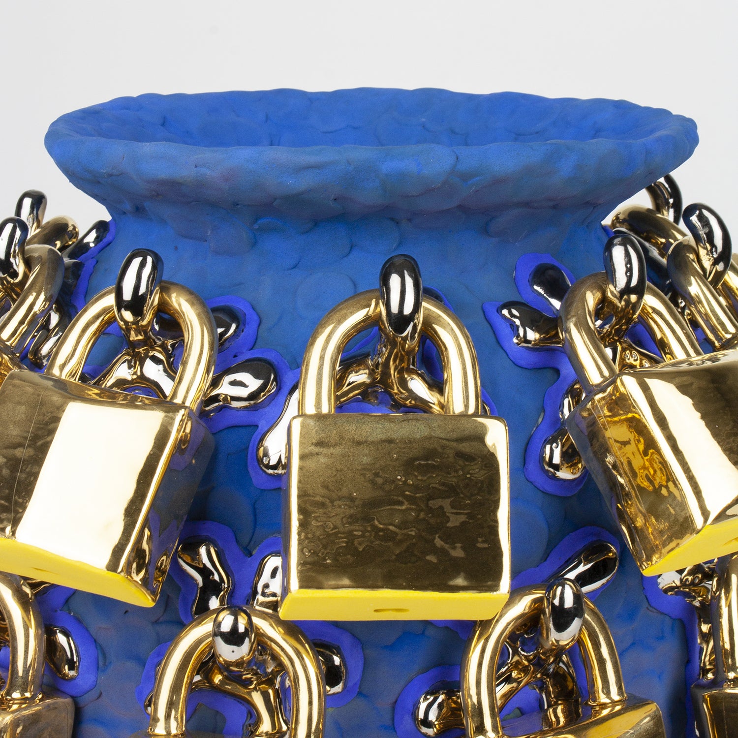 Ceramic sculpture by French artist Mathieu Frossard. Mathieu Frossard creates works that stand somewhere between art, design and craft.