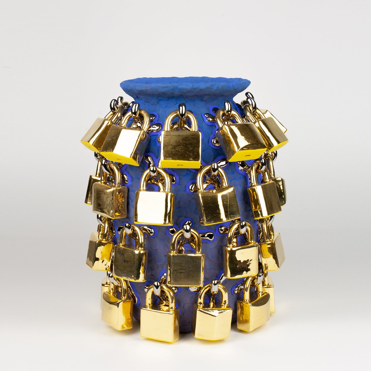 Ceramic sculpture by French artist Mathieu Frossard. Mathieu Frossard creates works that stand somewhere between art, design and craft.