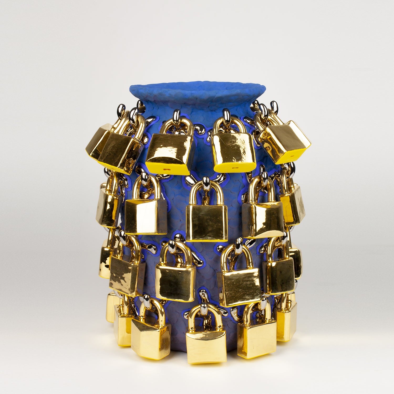 Ceramic sculpture by French artist Mathieu Frossard. Mathieu Frossard creates works that stand somewhere between art, design and craft.