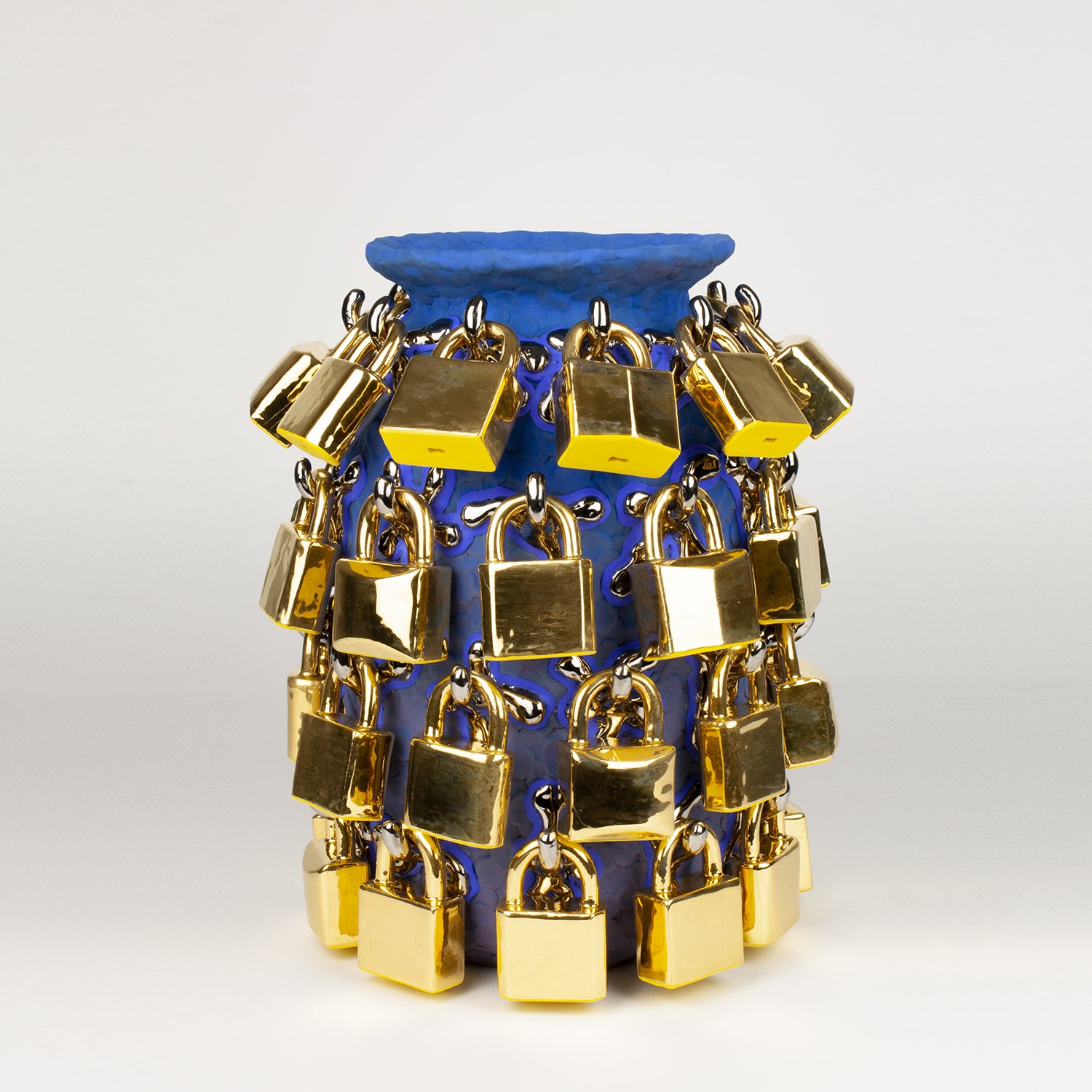 Ceramic sculpture by French artist Mathieu Frossard. Mathieu Frossard creates works that stand somewhere between art, design and craft.