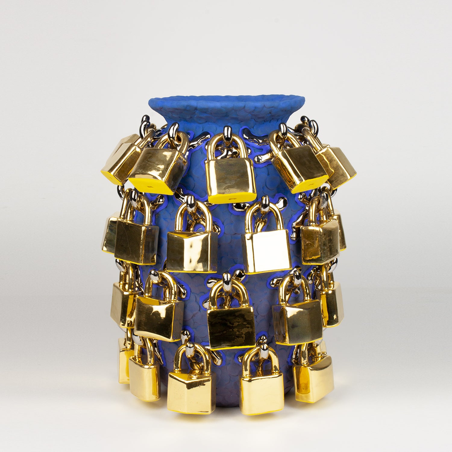 Ceramic sculpture by French artist Mathieu Frossard. Mathieu Frossard creates works that stand somewhere between art, design and craft.