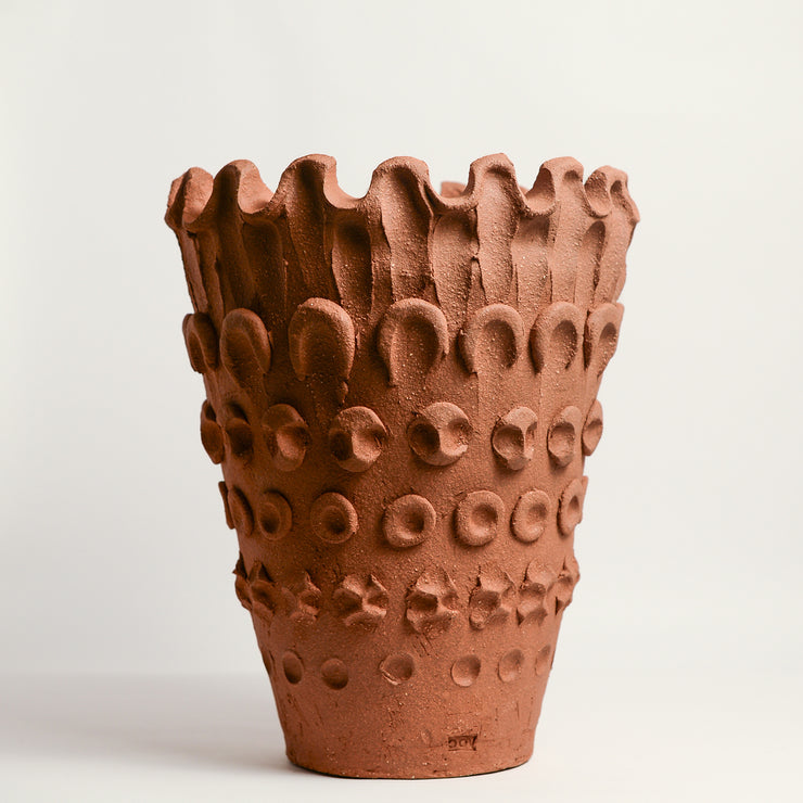 Ceramic vessel by David Suckling of Objects of Virtue