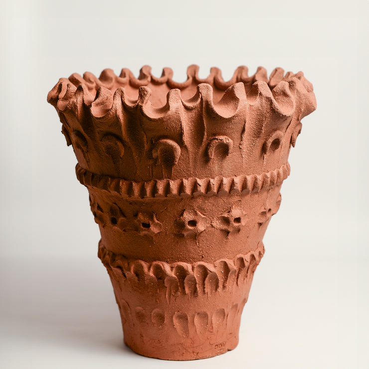 Ceramic vessel by David Suckling of Objects of Virtue