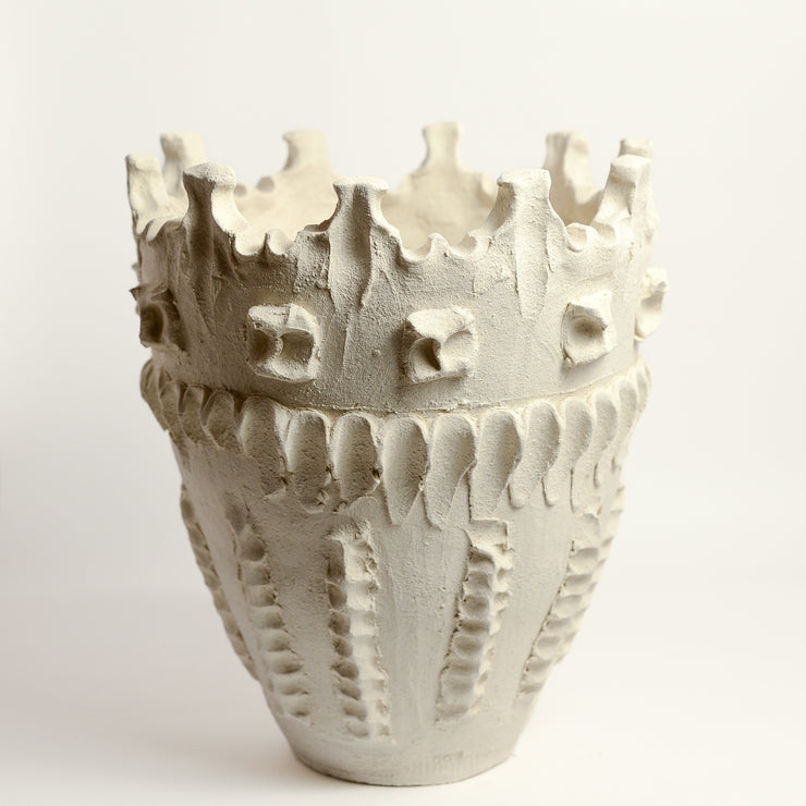 Ceramic vessel by David Suckling of Objects of Virtue