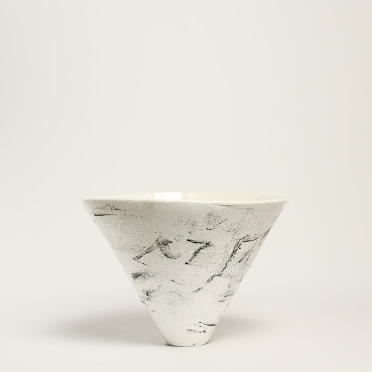 Ceramic cone vessel designed by pépite and handmade by Lucile Sciallano