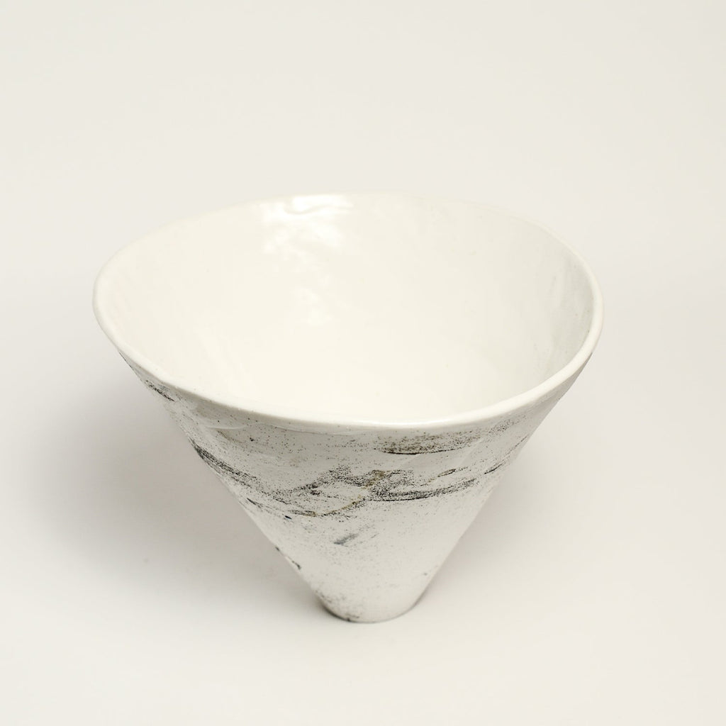 Ceramic cone vessel designed by pépite and handmade by Lucile Sciallano