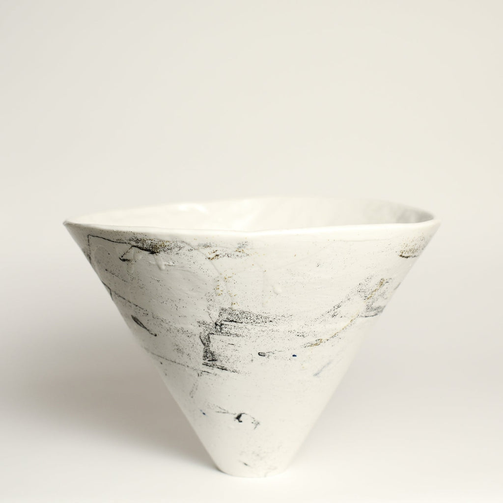 Ceramic cone vessel designed by pépite and handmade by Lucile Sciallano