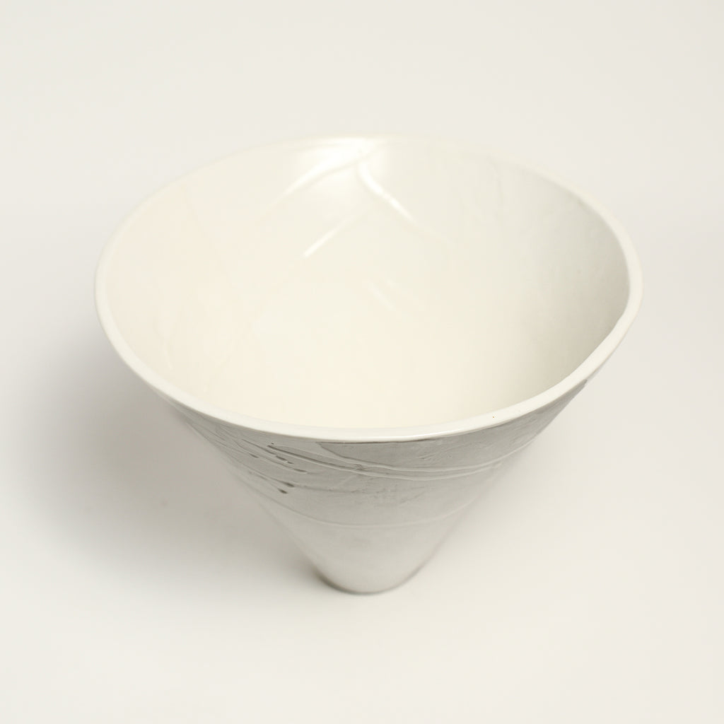 Ceramic cone vessel designed by pépite and handmade by Lucile Sciallano 