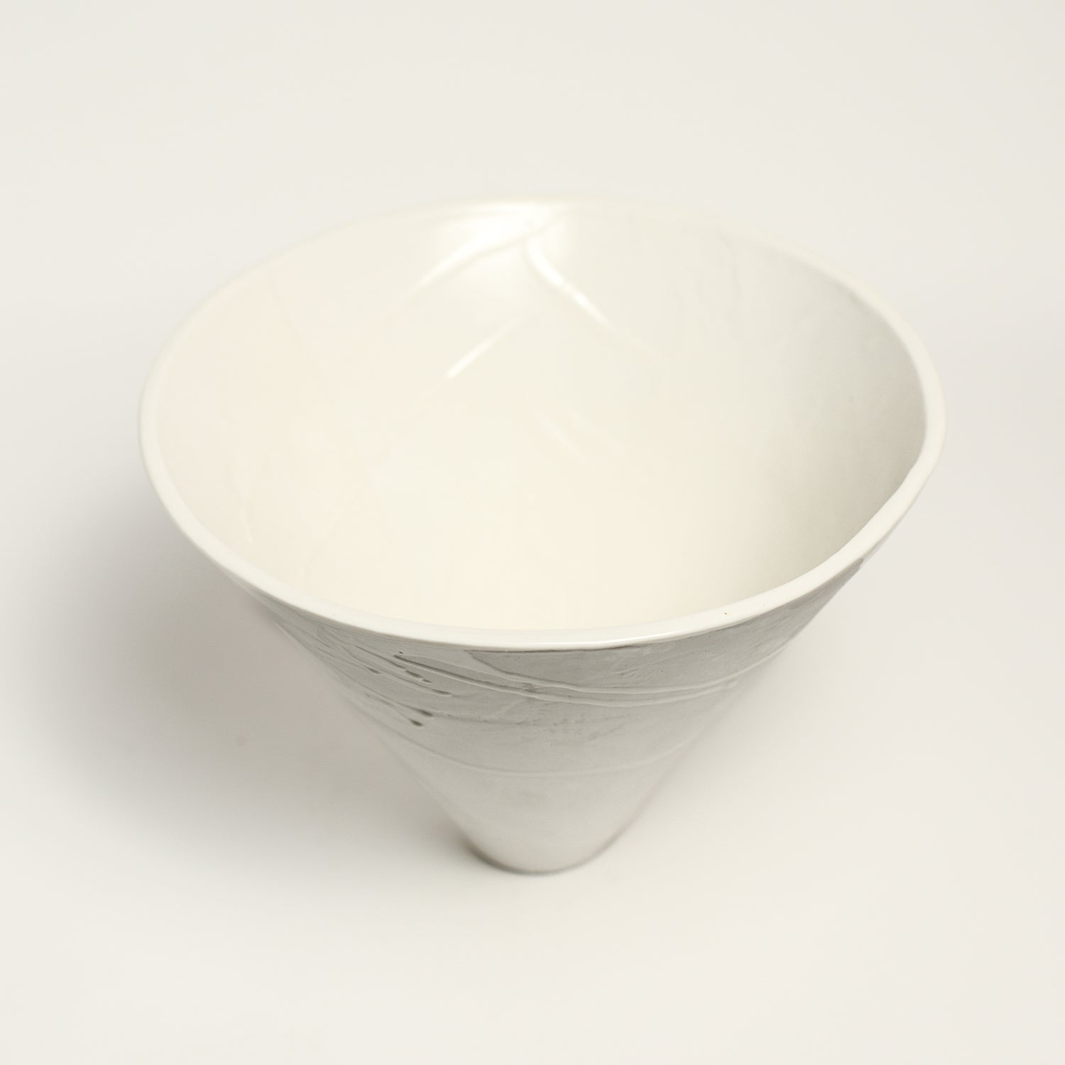 Ceramic cone vessel designed by pépite and handmade by Lucile Sciallano 