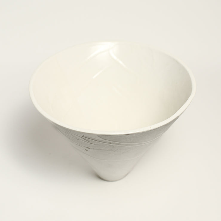 Ceramic cone vessel designed by pépite and handmade by Lucile Sciallano 