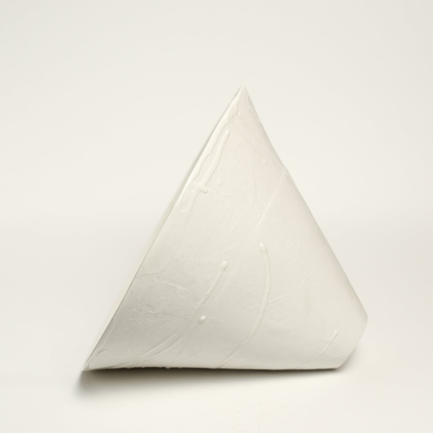Ceramic cone vessel designed by pépite and handmade by Lucile Sciallano 