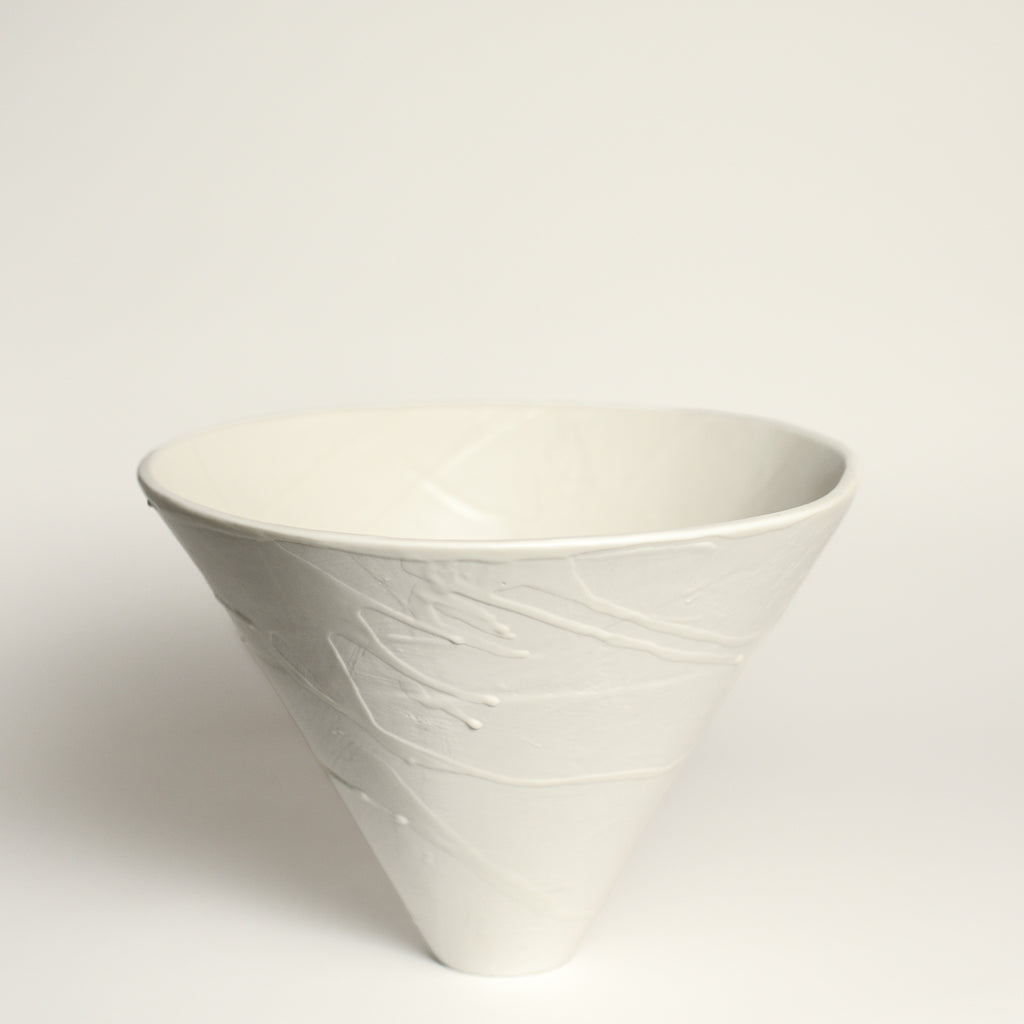 Ceramic cone vessel designed by pépite and handmade by Lucile Sciallano 