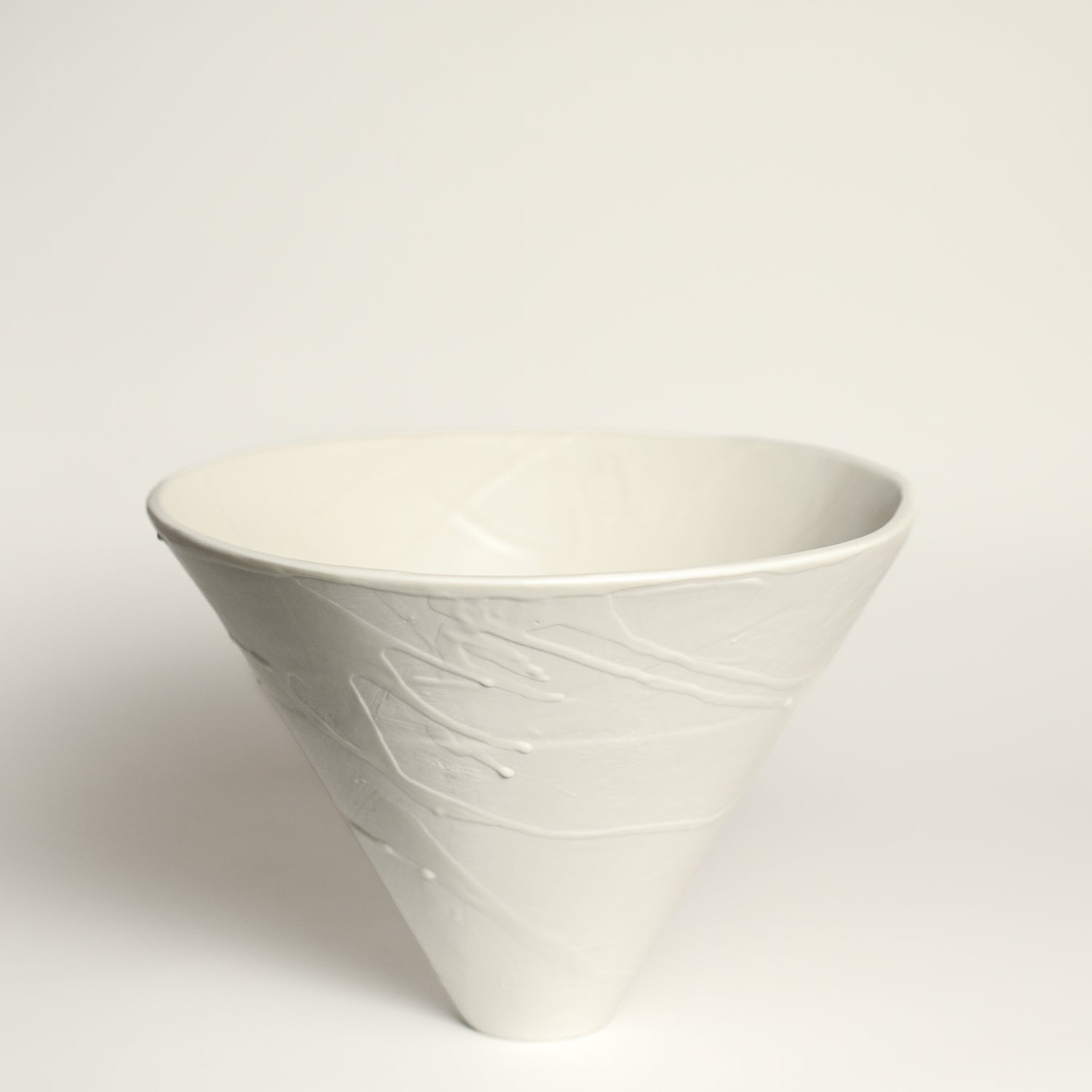 Ceramic cone vessel designed by pépite and handmade by Lucile Sciallano 