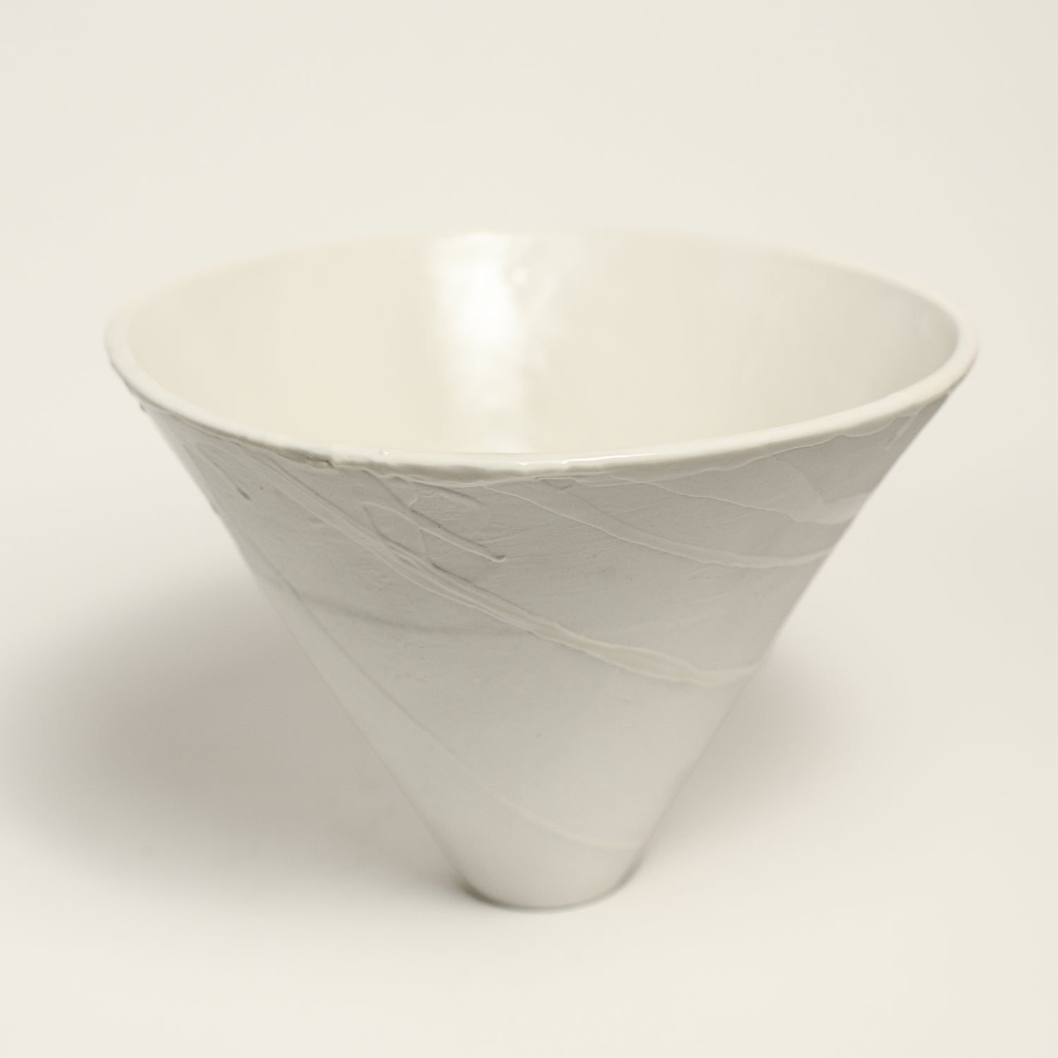 Ceramic cone vessel designed by pépite and handmade by Lucile Sciallano 