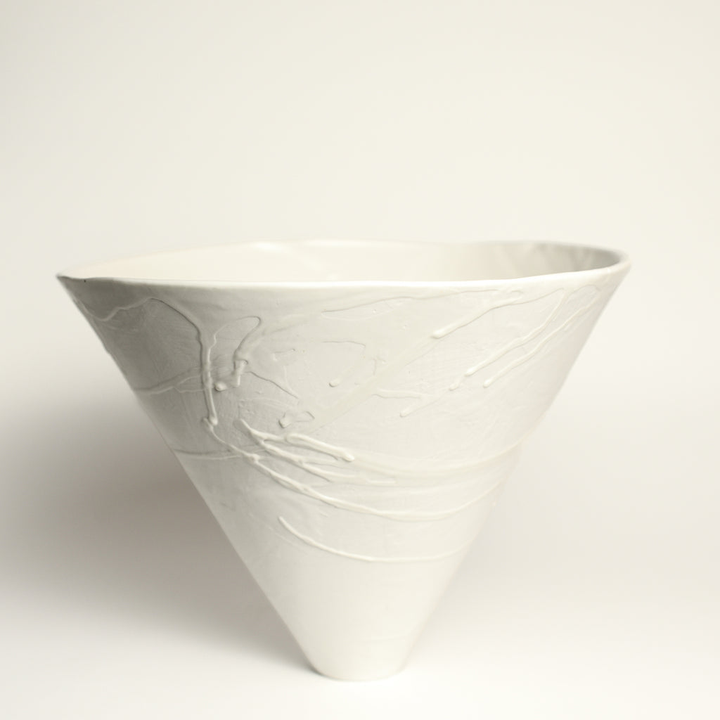 Ceramic cone vessel designed by pépite and handmade by Lucile Sciallano 