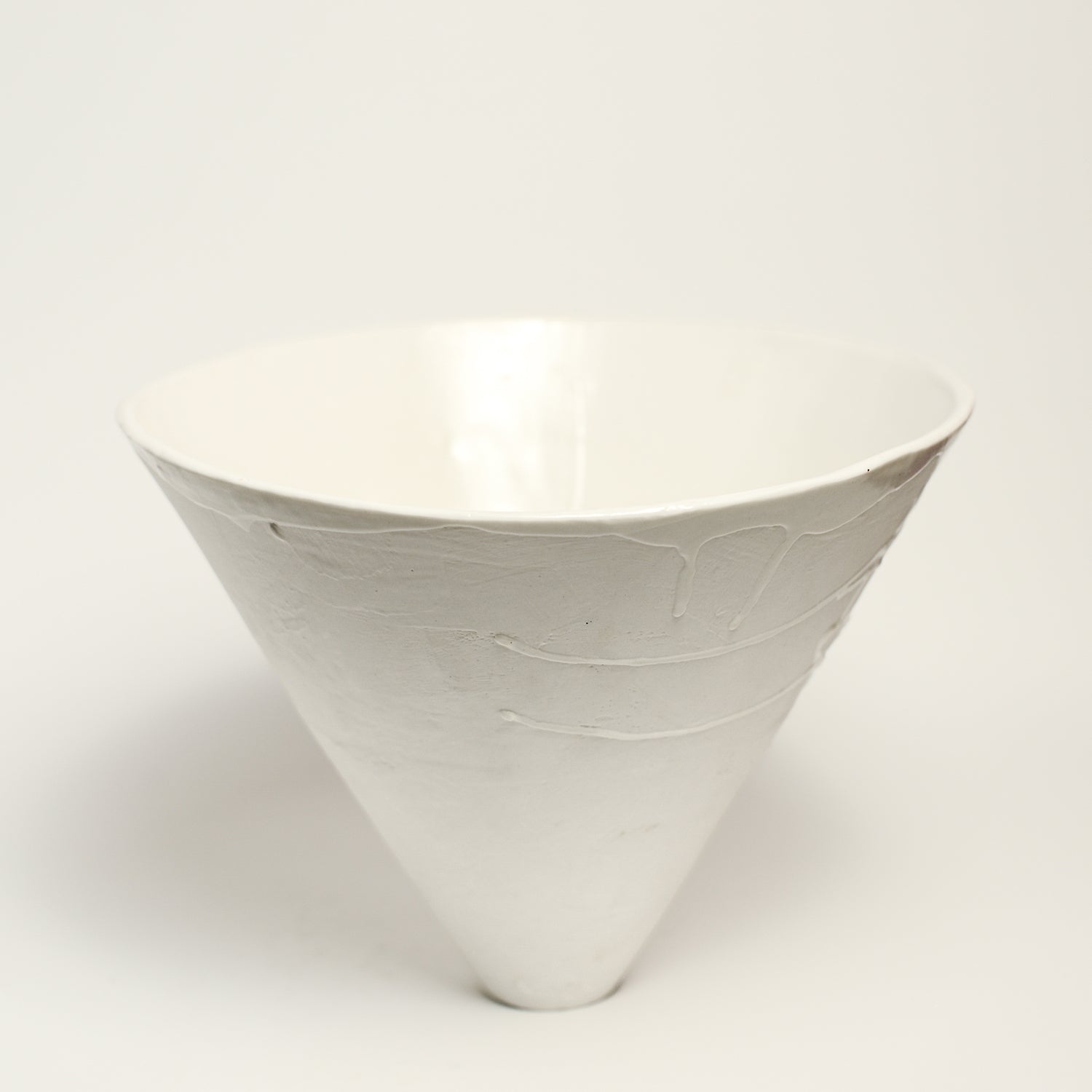 Ceramic cone vessel designed by pépite and handmade by Lucile Sciallano 