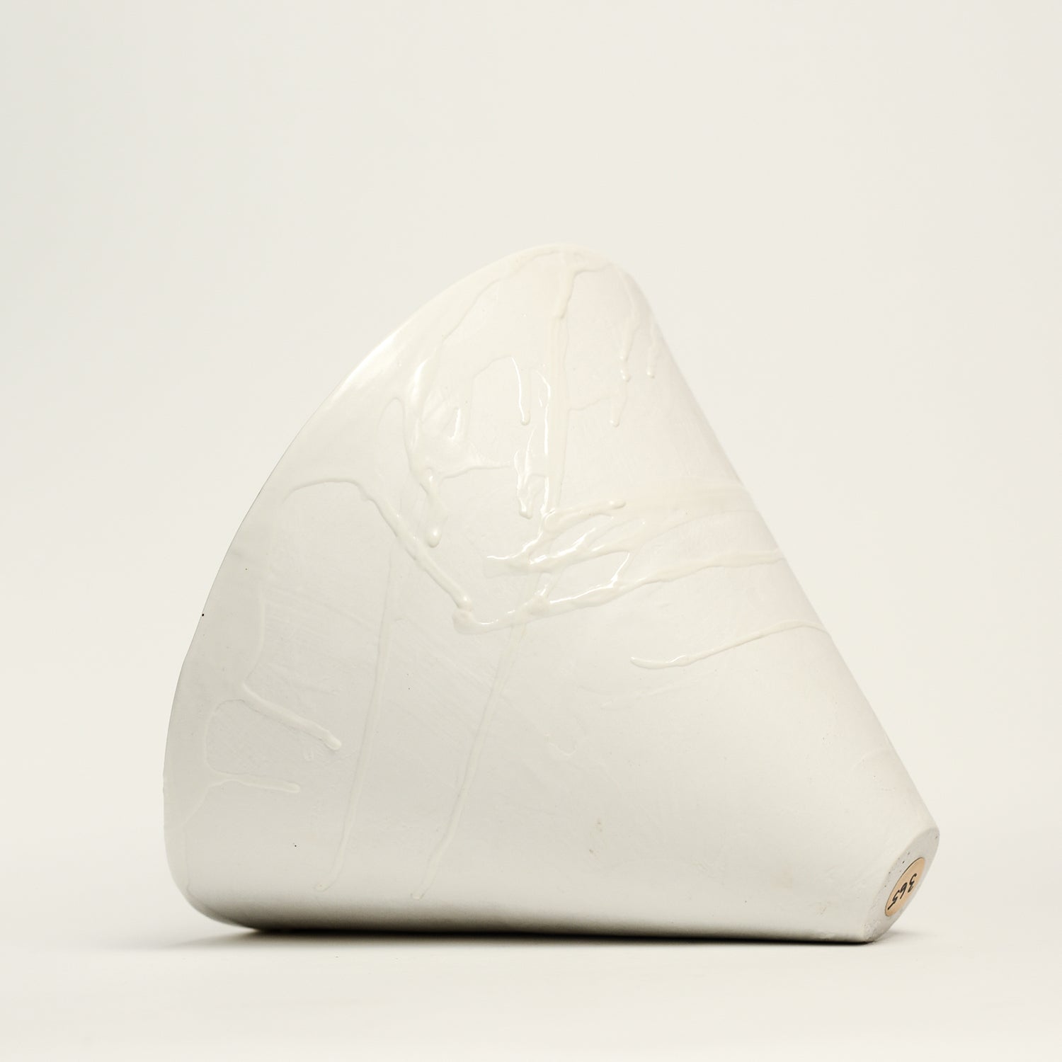 Ceramic cone vessel designed by pépite and handmade by Lucile Sciallano 