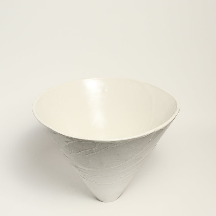 Ceramic cone vessel designed by pépite and handmade by Lucile Sciallano 