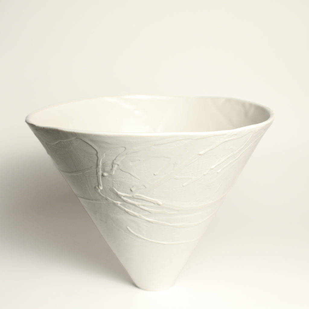 Ceramic cone vessel designed by pépite and handmade by Lucile Sciallano 