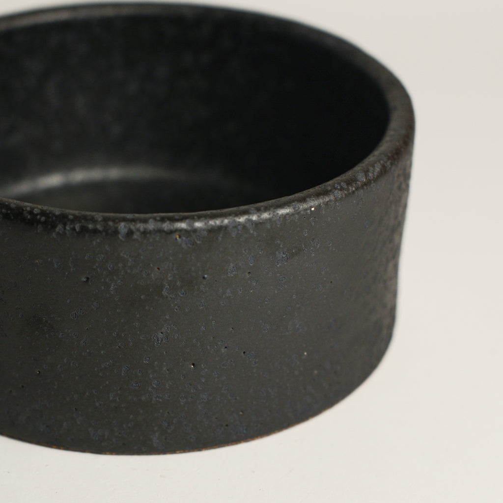 SHARON ALPREN is a Melbourne based ceramic artist based in the Macedon Ranges. Working predominantly with richly coloured and textured stoneware clays and glazes, her work strikes a balance between creating both functional and sculptural pieces for the home. Sharon took up ceramics 15 years ago after relocating to Australia from her native UK where she had a background in Textiles.