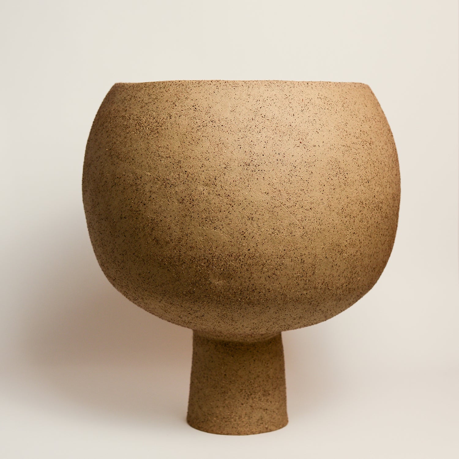 Ceramic vase by Simone Karras