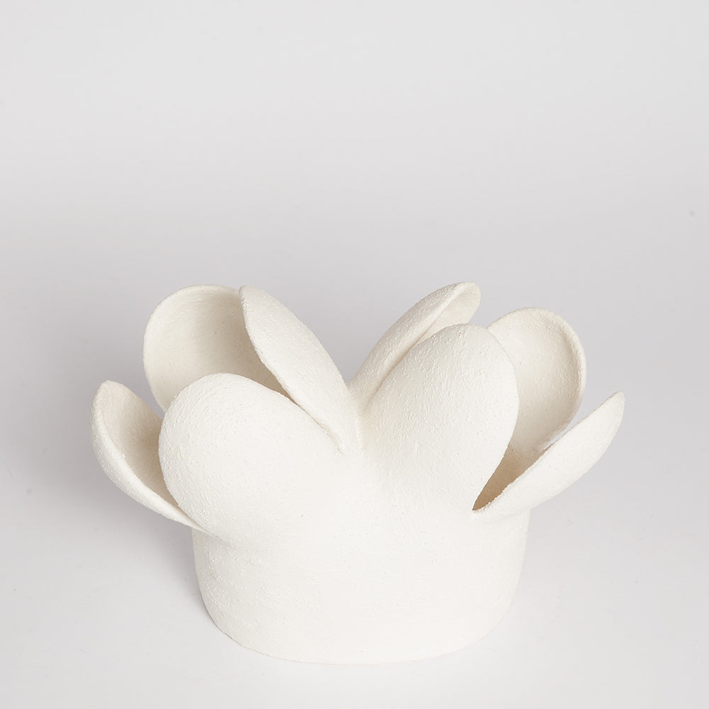 STEPHANIE PHILLIPS is a ceramic artist from Sydney, Australia. Through her background and upbringing, Stephanie has developed an affinity with the Australian bush and the influence of the forms and colours of native flora are evident in her contemporary ceramic sculptures.