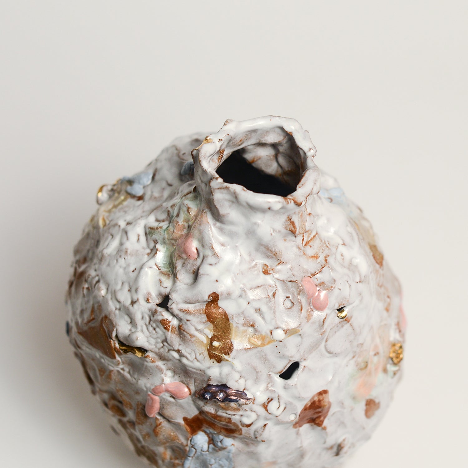 Ceramic vessel by Australian Ceramicist Tessy King