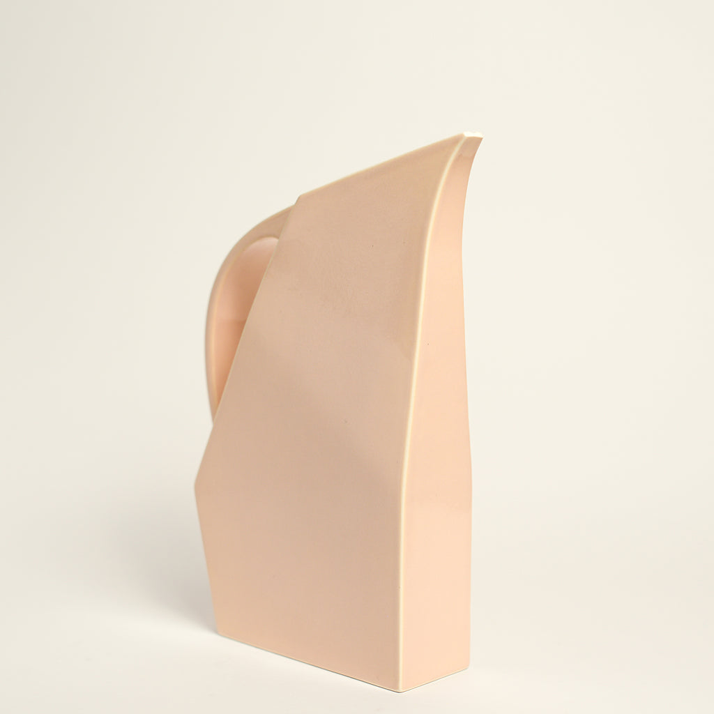 Ceramic jug by ceramicist Yuro Cuchor