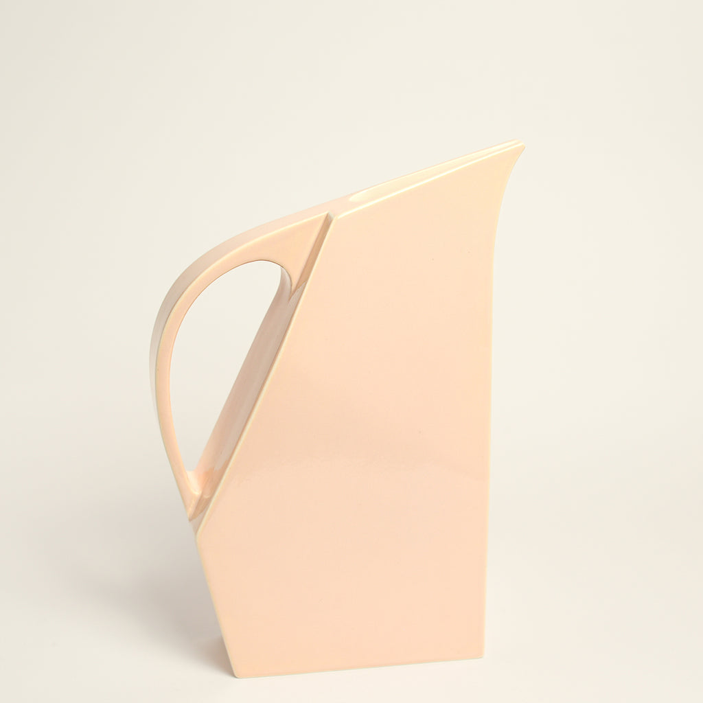 Ceramic jug by ceramicist Yuro Cuchor