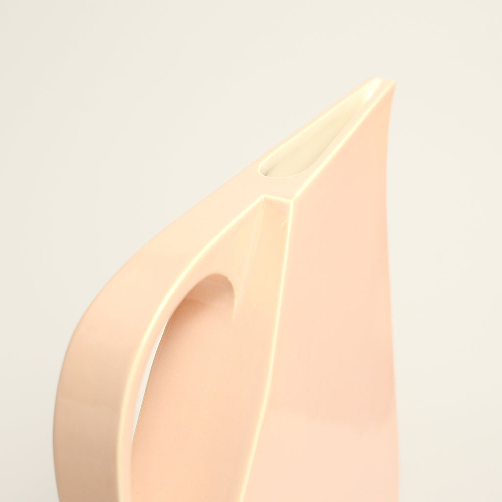 Ceramic jug by ceramicist Yuro Cuchor