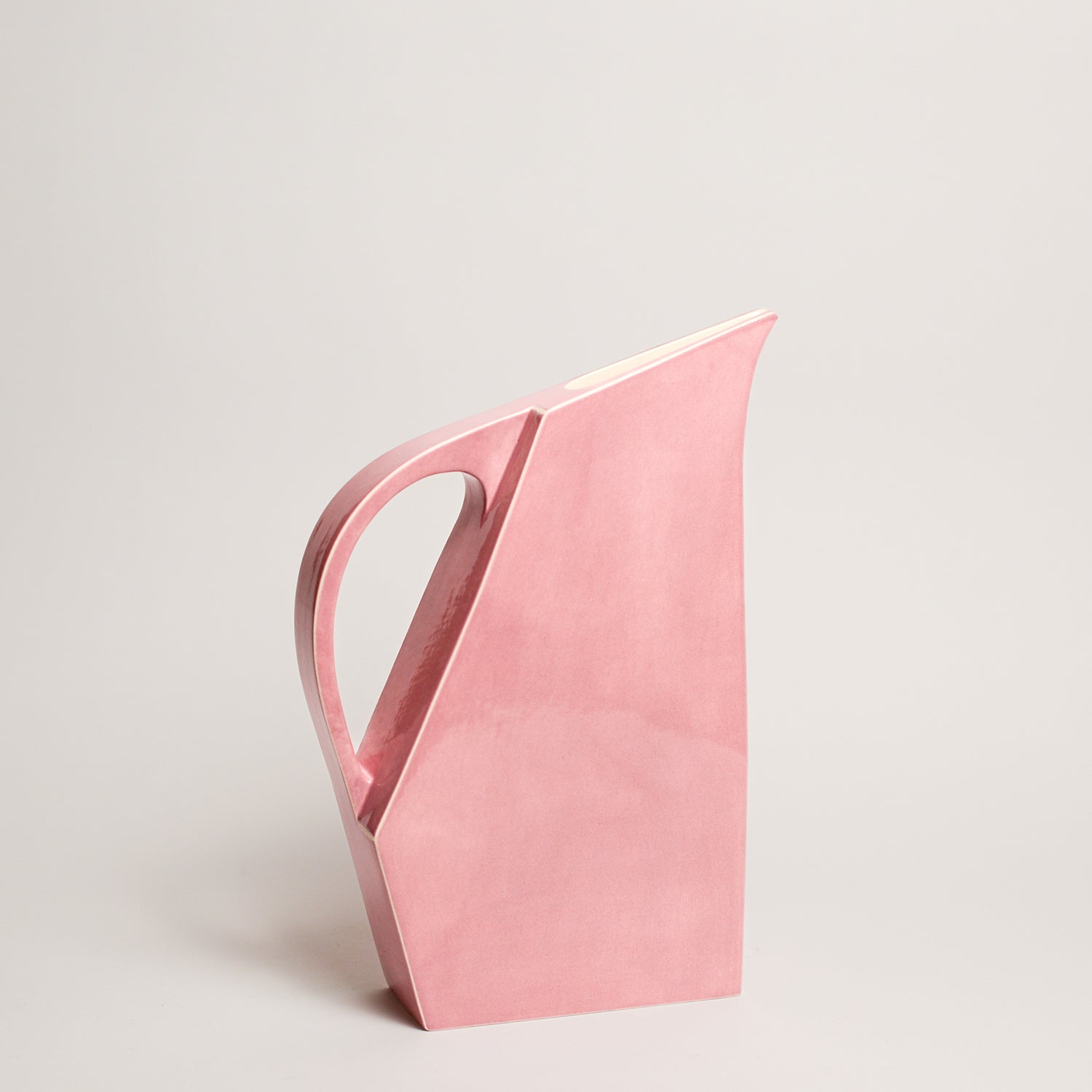 Ceramic jug by Yuro Cuchor