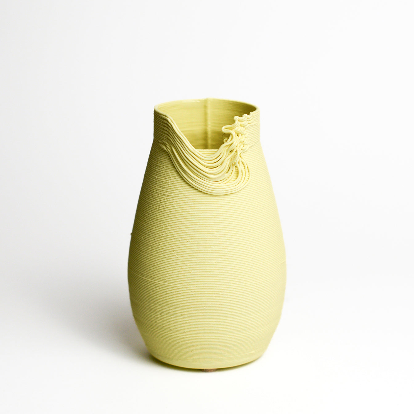 ALTERFACT is an experimental design studio created by Lucile Sciallano and Ben Landau in 2014. Alterfact’s practice is currently focused on the use of 3D printing in clay as a small batch manufacturing process. They push the boundaries of this traditionally plastic-based medium, and play with its connotations of utilitarianism and gimmickry, as it moves into a feasible reality