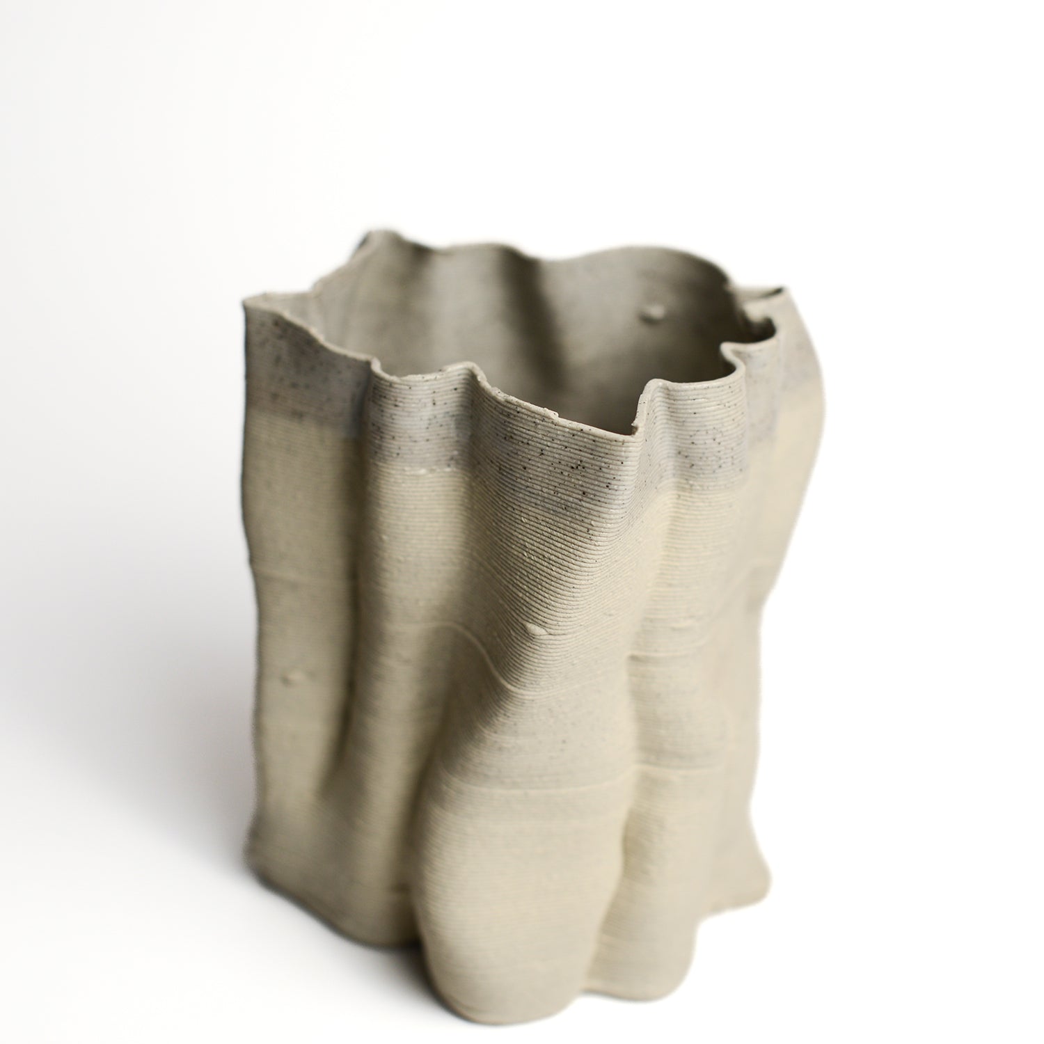 ALTERFACT is an experimental design studio created by Lucile Sciallano and Ben Landau in 2014. Alterfact’s practice is currently focused on the use of 3D printing in clay as a small batch manufacturing process. They push the boundaries of this traditionally plastic-based medium, and play with its connotations of utilitarianism and gimmickry, as it moves into a feasible reality